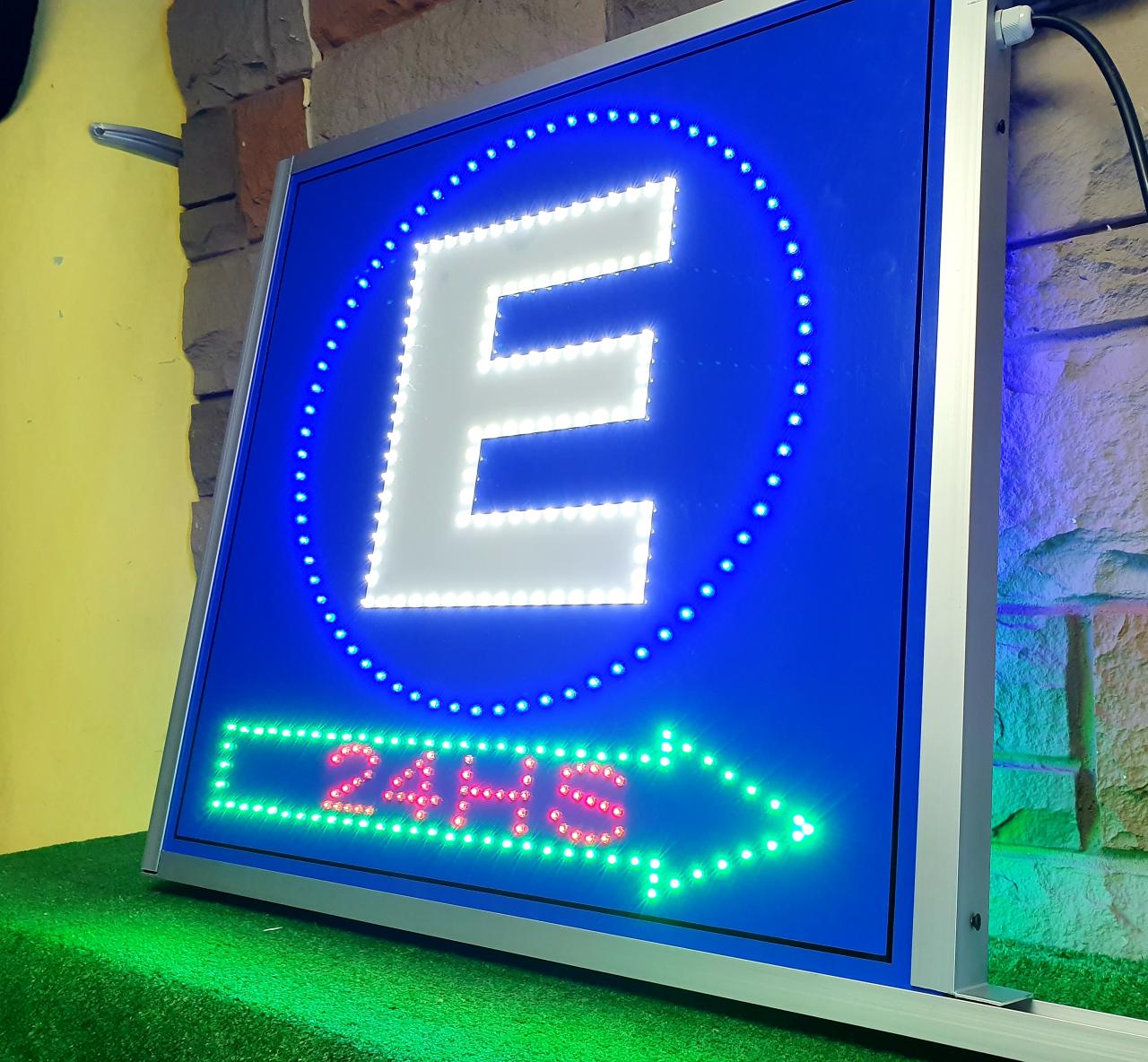 Cartel LED de estacionamiento 24 horas